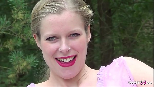 Deutsches junges Paar filmt sich beim Sex im Wald von nebenan – German Teen